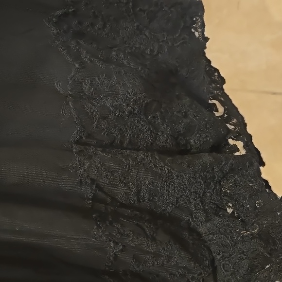 Volcom layered lace dress - Picture 4 of 4